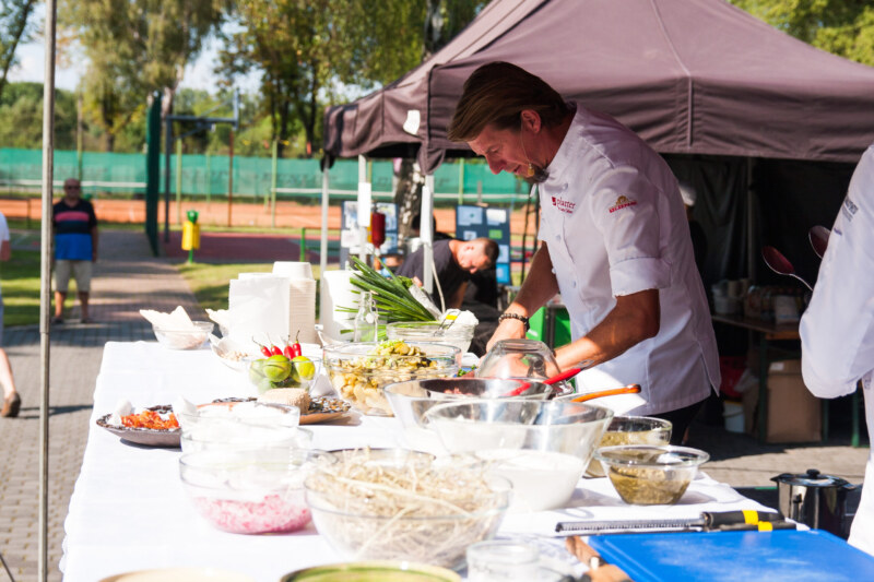 Karol Okrasa during a picnic in Kończyce